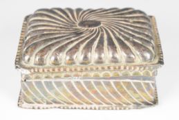 Victorian hallmarked silver lidded dressing table pot or box with wrythen decoration, London 1890,