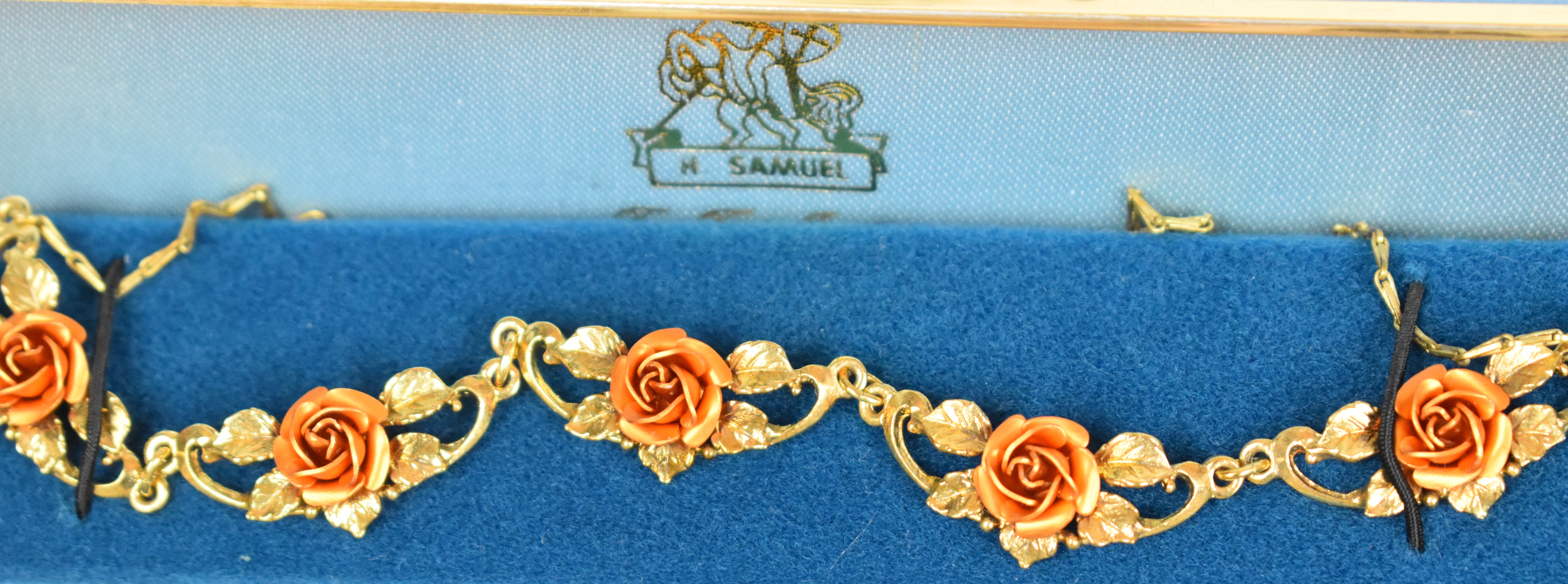 A collection of jewellery including Florenza brooch, Miracle pendant, Sphinx pendant, six silver - Image 5 of 12