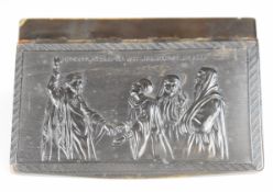 19th century carved horn snuff box with Biblical scene and phrase above 'rendez à césar ce qui