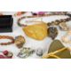 A collection of jewellery including diamanté necklace, paste brooch, agate cabochon, mizpah - Image 8 of 9