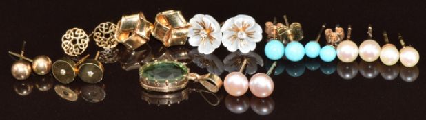Ten pairs of 9ct gold earrings set with pearls, turquoise and mother of pearl and a 9ct gold pendant