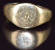 An 18ct gold signet ring, 2.6g, size G