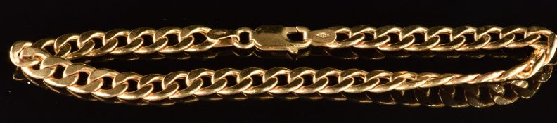 A 9ct gold curb link bracelet, 3.8g, 18cm