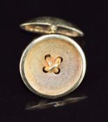 An 18ct gold cufflink, 4.8g
