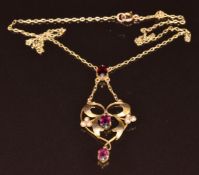 Edwardian 9ct gold necklace set with garnets and seed pearls, 3.6g