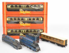 Hornby Sir Nigel Gresley 00 gauge model railway 4-6-2 locomotive and tender, together with spare