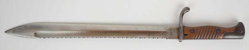 Imperial German WW1 1898/05 pattern saw back bayonet with trimmed muzzle ring, flashguard,