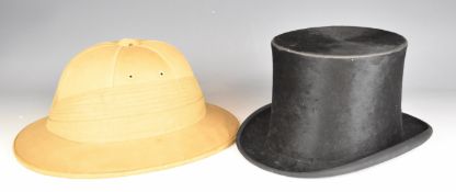 Vintage pith helmet 'Comfortilet' Charles Owen and Co. London, size 6 7/8 or 22 1/8 and a silk top