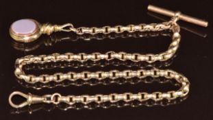 A c1900 9ct gold Albert / watch chain made up of oval links, with swivel fob set with agate, 21.
