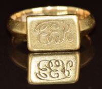 An 18ct gold signet ring, engraved inside the band 'G.E.E 1919', 8.2g, size U