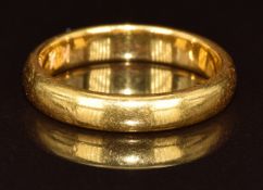 A 22ct gold wedding band / ring, Birmingham 1933, 5g, size K