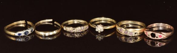 Six 9ct gold rings set with sapphires, diamonds, amethysts, etc (all damaged or missing