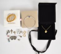 Hallmarked silver Mizpah brooch engraved 'The Lord watch between me & thee while we are absent