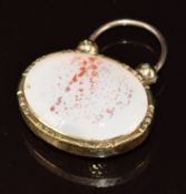 Victorian padlock set with agate, verso a compartment set with plaited hair, 2.7x 3.4cm