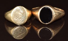 Two 9ct gold signet rings, one set with onyx, 5.4g, sizes Q & E