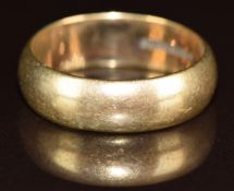 A 9ct gold wedding band / ring, 5g, size P