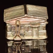 A 9ct gold miniature musical box charm in the form of a Swiss chalet with musical box inside, 26.0g,