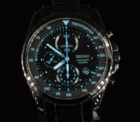 Seiko gentleman's chronograph wristwatch ref. 7T92-0NK0 with date aperture, luminous blue hands,