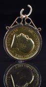 Churchill commemorative 18ct gold coin or medallion in 9ct gold pendant mount, 9.6g