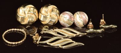 Four pairs of 9ct gold earrings and a 9ct gold ring (size D), 3.3g