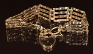 A 9ct gold gate bracelet with heart padlock clasp, 14.1g, 17cm