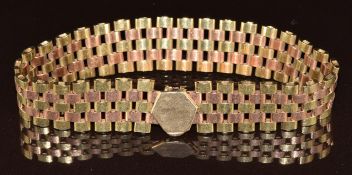 A 9ct gold bi-coloured bracelet with a brushed finish, 20.3g, 17cm