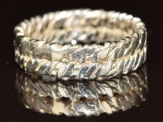 An 18ct white gold ring, 3.2g, size I