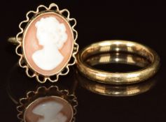 A 9ct gold wedding band and a 9ct gold ring set with a cameo, 6.7g, sizes O & M