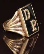 A 9ct gold ring with monogram, 5.2g, size L