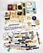 A collection of jewellery including Art Deco lorgnette, vintage brooches, silver brooch set with a