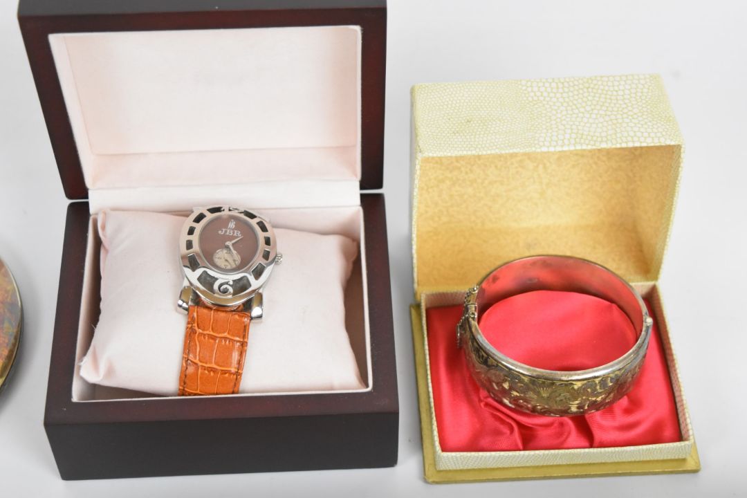 A collection of jewellery, some silver including bangle, mirror, two rings, cigarette case, brooch - Image 4 of 7