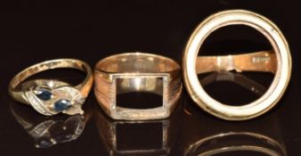 Three 9ct gold ring mounts, 13.6g, sizes S, Q & N