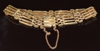 A 9ct gold gate bracelet, 14.8g, 18cm