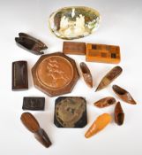 A collection of 19th/20thC treen / horn snuff boxes and collectibles including specimen wood box,