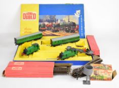 Hornby Dublo 0-6-0 Tank Passenger Set SR 2007 with extra locomotive and track, in original box.