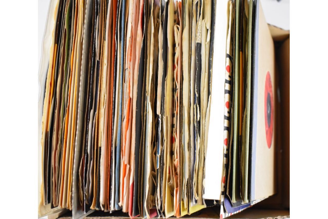 Over eighty 7" singles, mostly 1970s with some earlier and later examples, includes The Who Won't - Image 3 of 3
