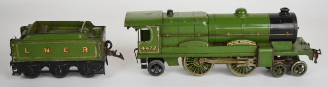 Hornby 0 gauge clockwork 4-4-2 'Flying Scotsman' model railway tank locomotive, LNER Green, 4472,