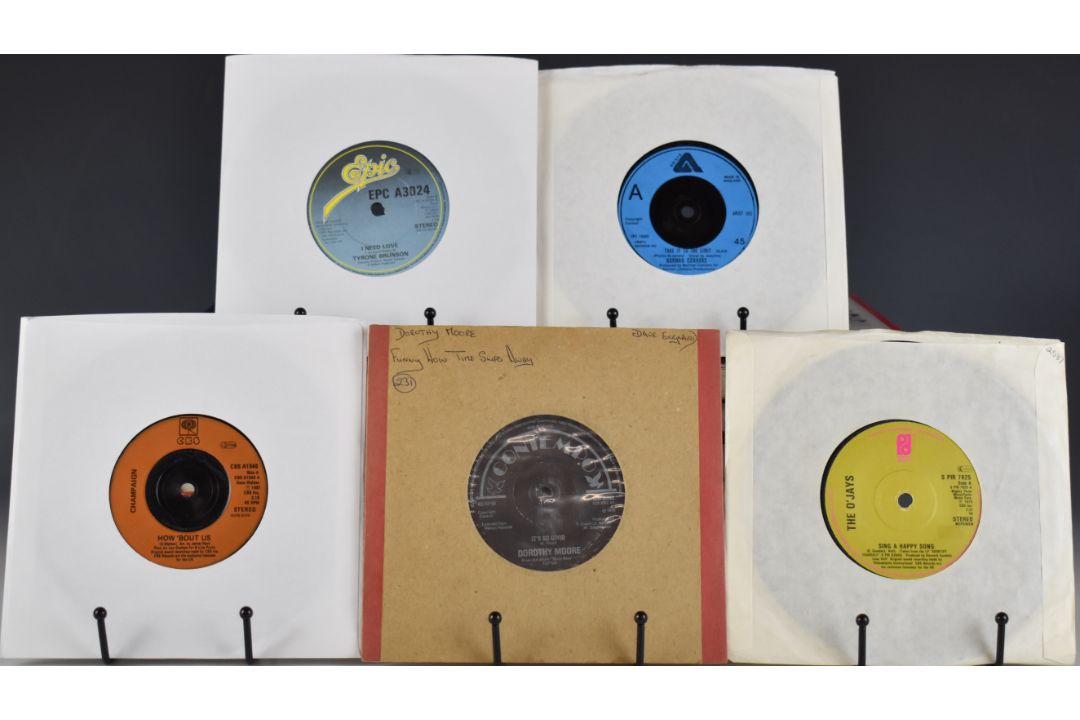 Over two hundred UK issue Soul, Funk and Dance records, artists include Al Green, Detroit - Image 1 of 3