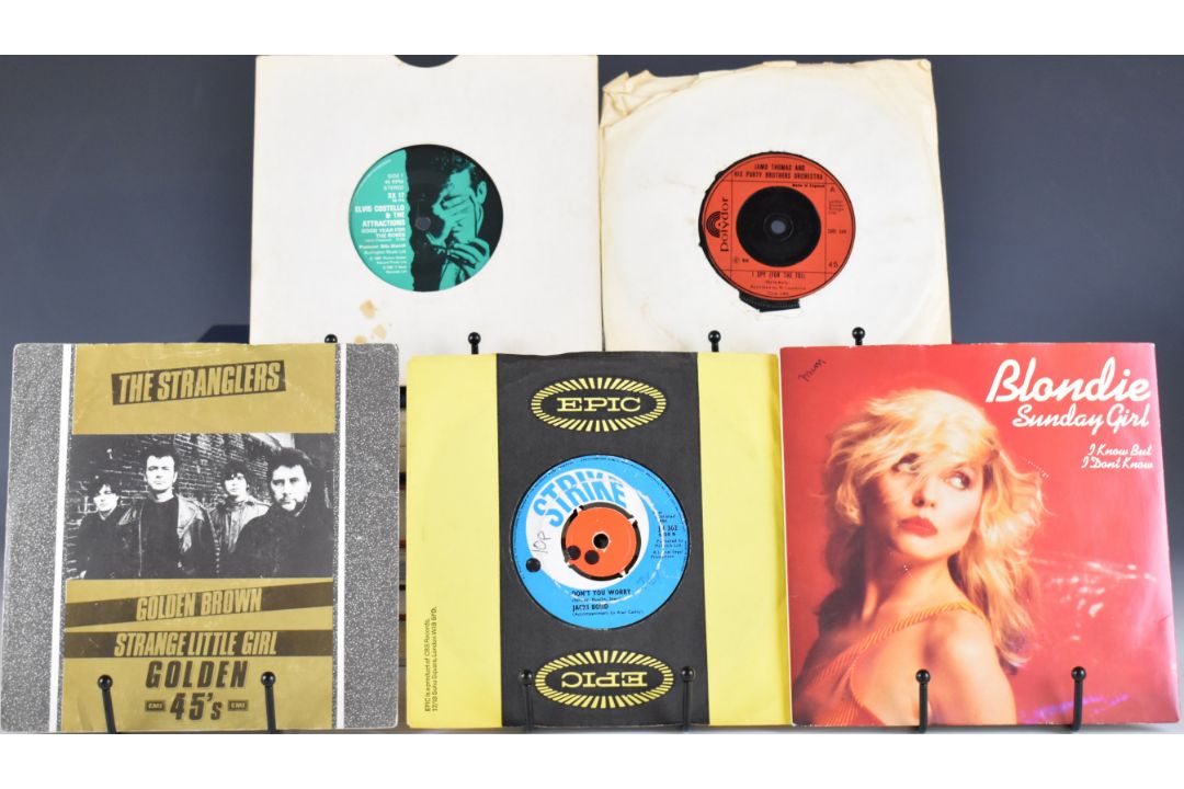 Approximately two hundred and fifteen mostly 1970s Soul / Disco / Reggae / Pop etc 7" singles - Image 1 of 4