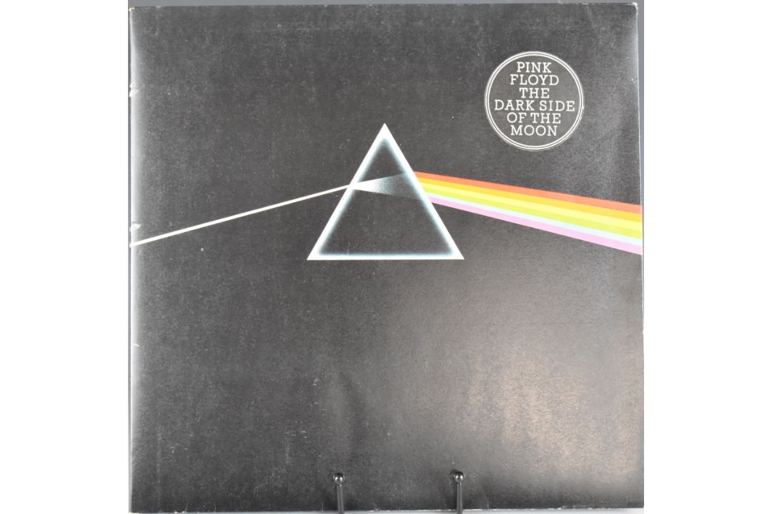 Pink Floyd - Dark Side of the Moon LP, vinyl and cover appear VG+ - Image 1 of 3