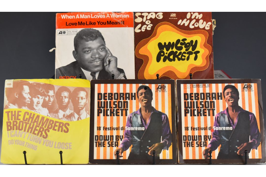 Over fifty foreign R'n'B, Soul, Crossover and 'oddball' 7" singles with picture covers from Spain, - Image 3 of 3