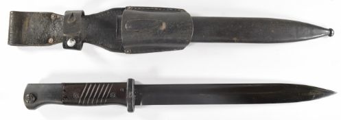 German WW2 K98 pattern bayonet with Mundlos 5518 to ricasso, 25cm fullered blade, scabbard and