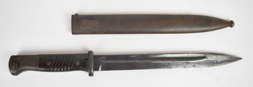 German WW2 M84/98 pattern bayonet with 6768b and Berg & Co to ricasso, 39 to spine of 25cm