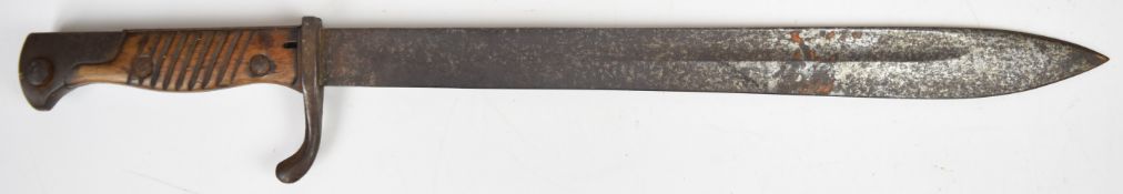 German WW1 98/05 pattern bayonet with slatted wooden grips, Stahlblume, Schuter & Co to ricasso