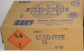 Two hundred and fifty 12 bore Maionchi lead free 28g steel 5 shot cartridges, all sealed in original