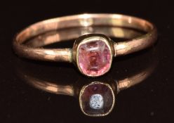 A 9ct gold ring set with paste, 1g, size P