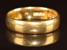 A 22ct gold wedding band / ring, Birmingham 1918, 6.5g, size O