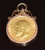 1912 full gold sovereign in 9ct gold pendant mount, 10.6g