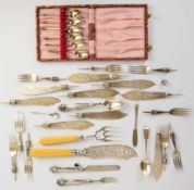 Hallmarked silver cutlery to include cased of set of six teaspoons, fish servers with ivorine