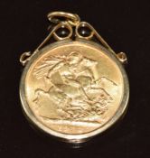1918 gold full sovereign, with India mint mark, in 9ct gold pendant mount, 9.7g